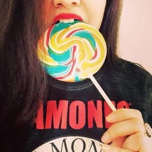 Meet your Posher, Vanessa